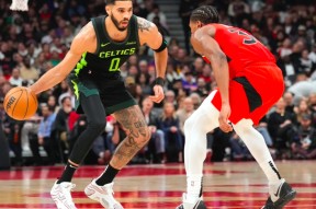 爱游戏体育-包含塔图姆爆冷击败MAD，关键助攻引爆全场！的词条